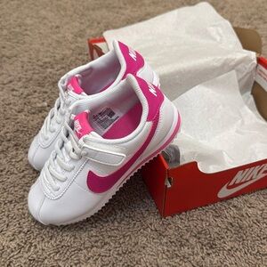 Nike girls size 12 brand new sneakers